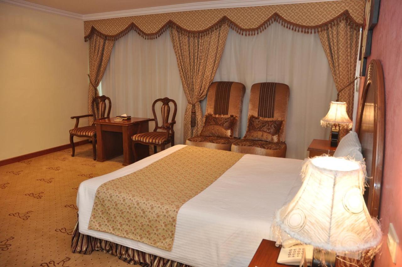 Hotel Di-Palace Rijád Kültér fotó