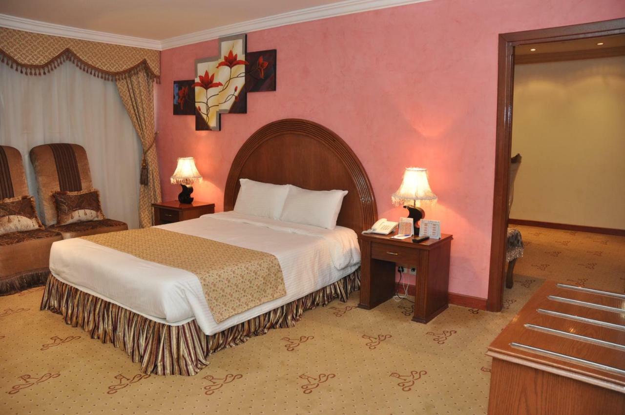 Hotel Di-Palace Rijád Kültér fotó