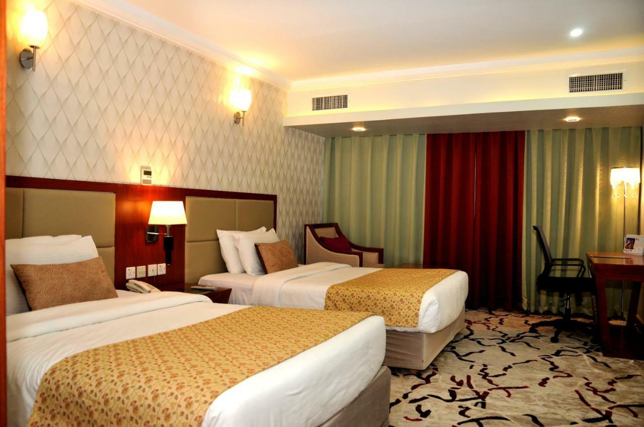 Hotel Di-Palace Rijád Kültér fotó
